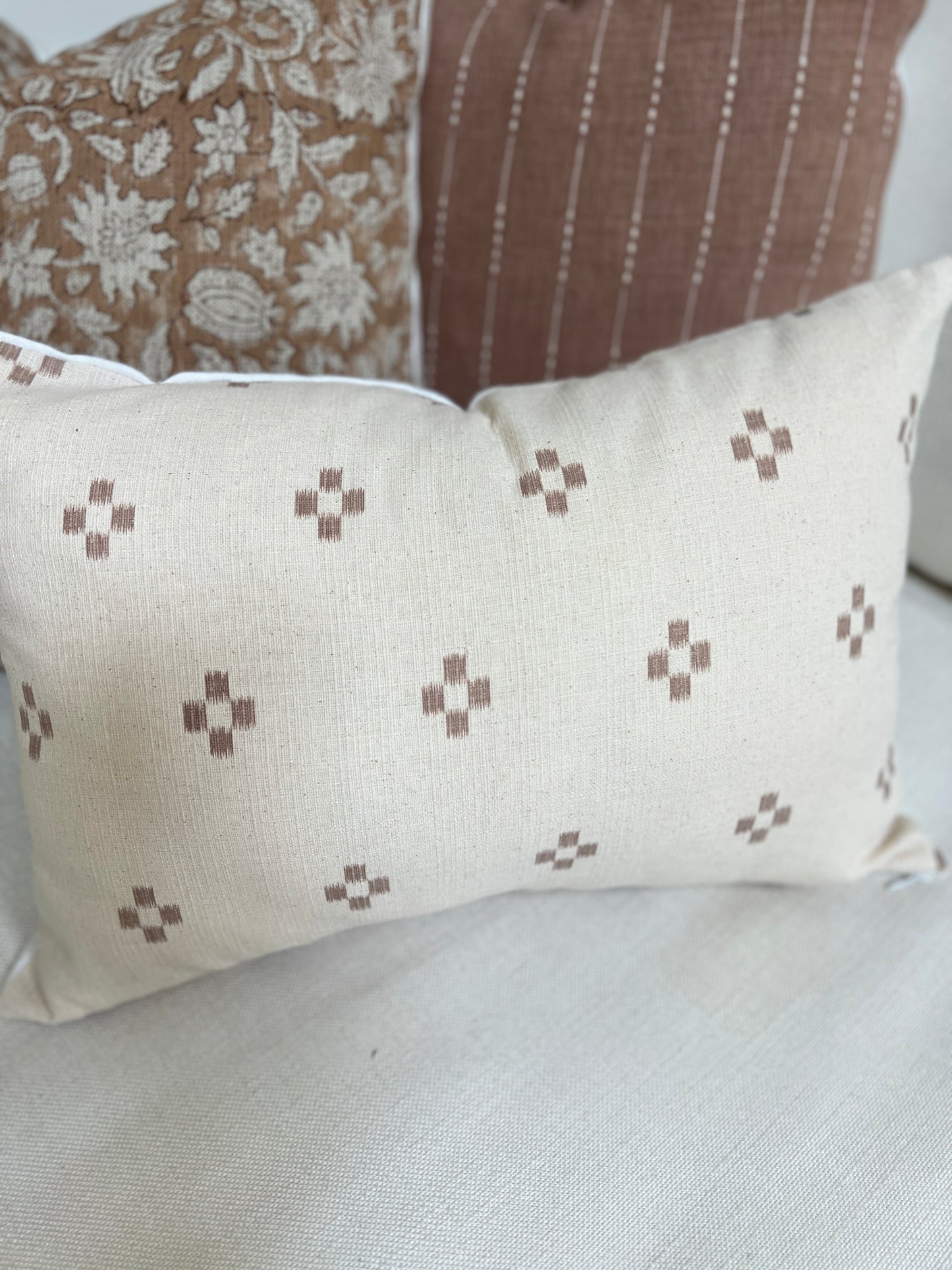 Cross Point Pillow Cover